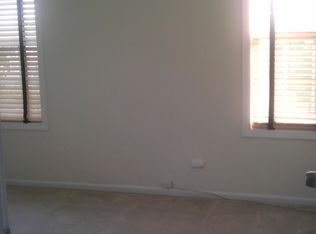 1407 Hampshire Ct, Roselle, IL 60172