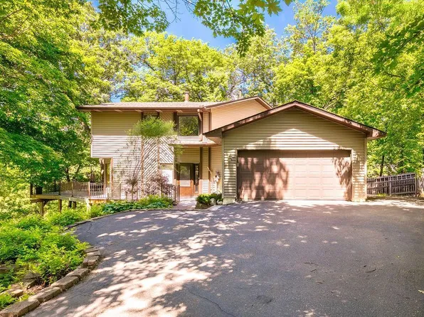 2315 Larch Ln N, Plymouth, MN 55441