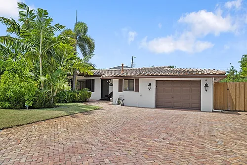 3211 Seaward Dr Photo 1