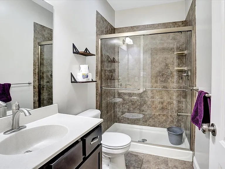 478 Barbara Dr — Photo 9