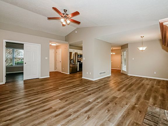 5th image of 509 Village Blvd