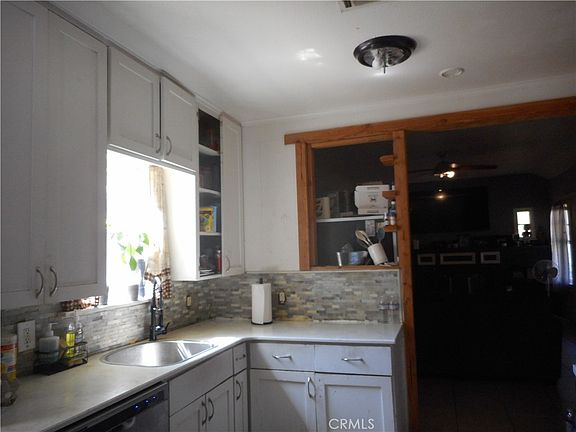 5th image of 52 W 25th St