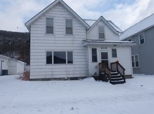 210 N Main St, Cochrane, WI 54622