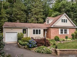 2 Henhawk Ln, Huntington, NY 11743