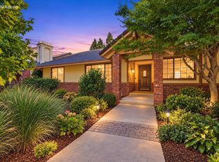 891 Sunriver Ln, Redding, CA 96001