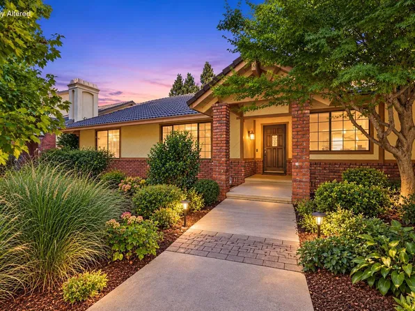 891 Sunriver Ln, Redding, CA 96001