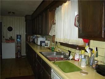 4th image of 3056 N 21st St