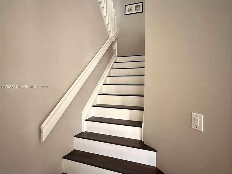 300 Cameron Dr — Photo 15