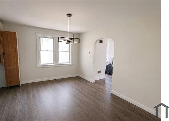 2 bed, 1920 sqft, $1,323 — Photo 1