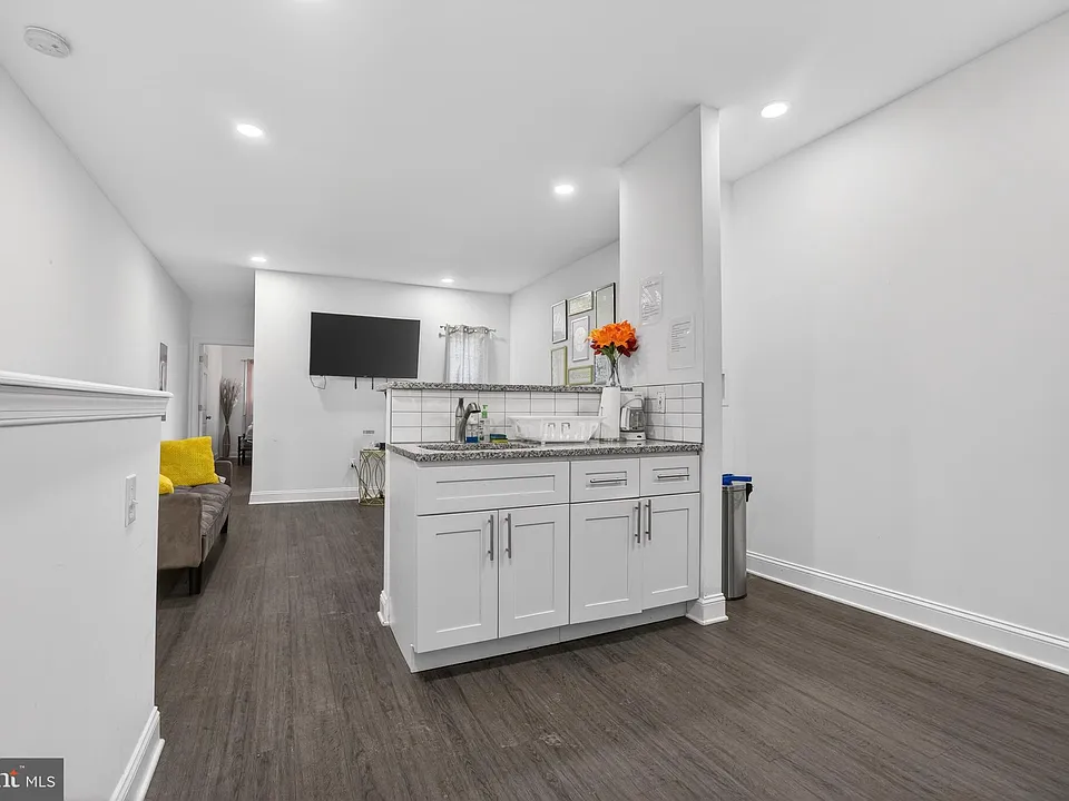 3138 W Allegheny Ave #B