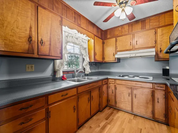 633 Hodges Dairy Rd, Yanceyville, NC 27379