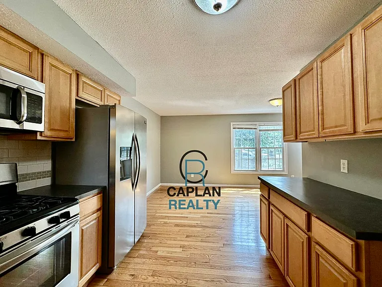527 East St #1 — Photo 5