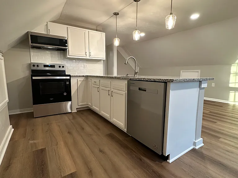 63 E Poplar St #B — Photo 1