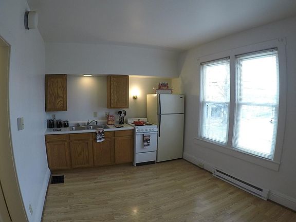 Kitchen/living room combo