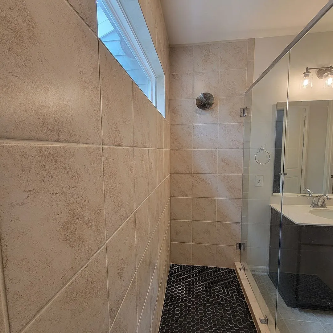 Charming 3BR Townhome in Charlotte — Photo 3