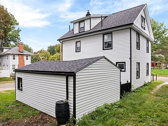 5th image of 958 W Exchange St