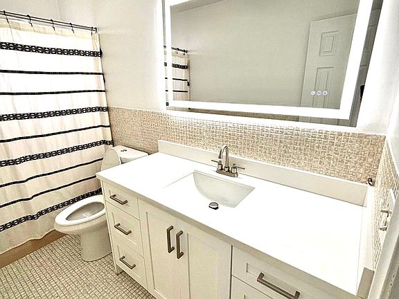3rd image of 10731 SW 36th St