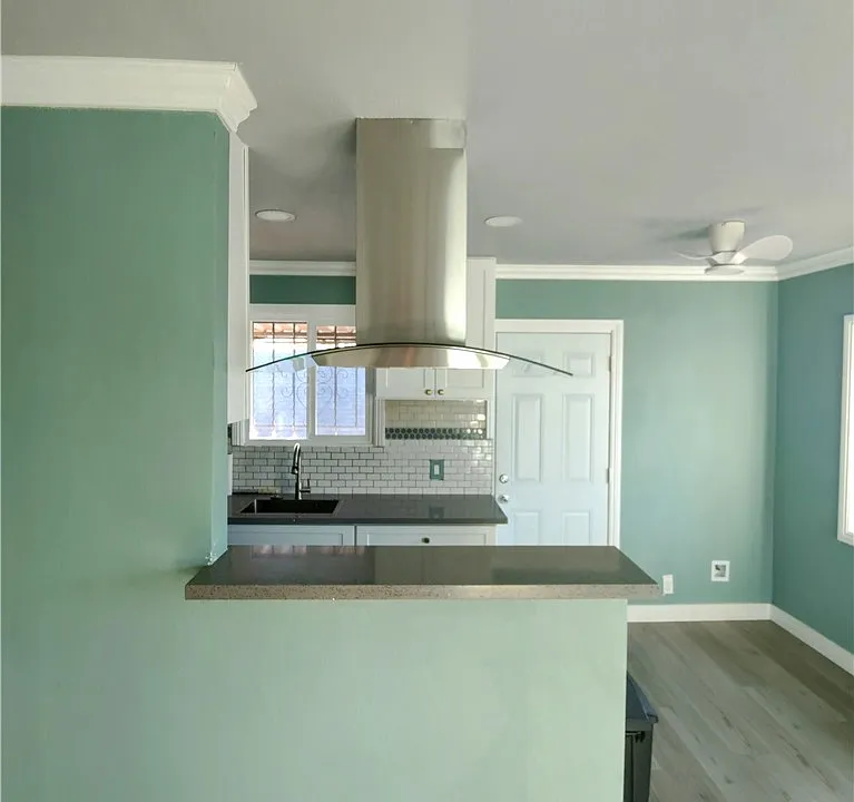 720 W 47th St