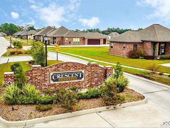 3rd image of 221 Crescent Estates Dr
