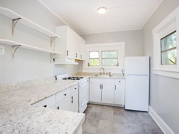 5th image of 437 E Rich Ave