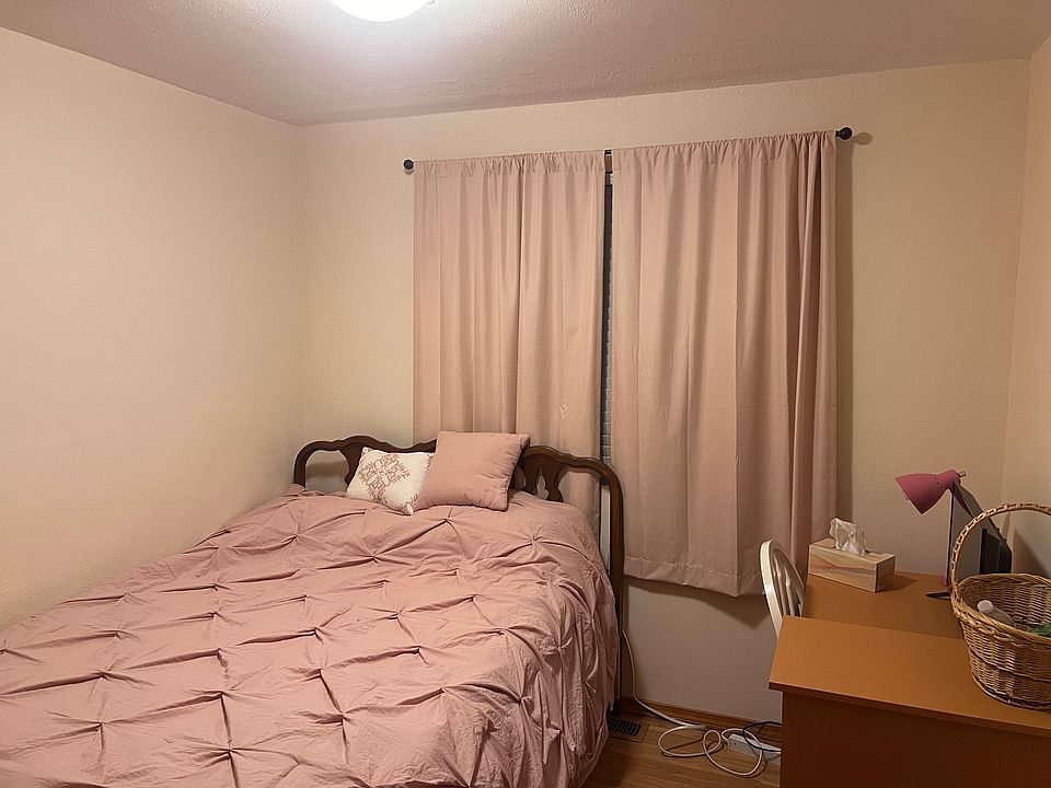 Wide view of Room 3 from doorway.