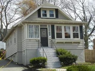 34 Oval Rd, Quincy, MA 02170