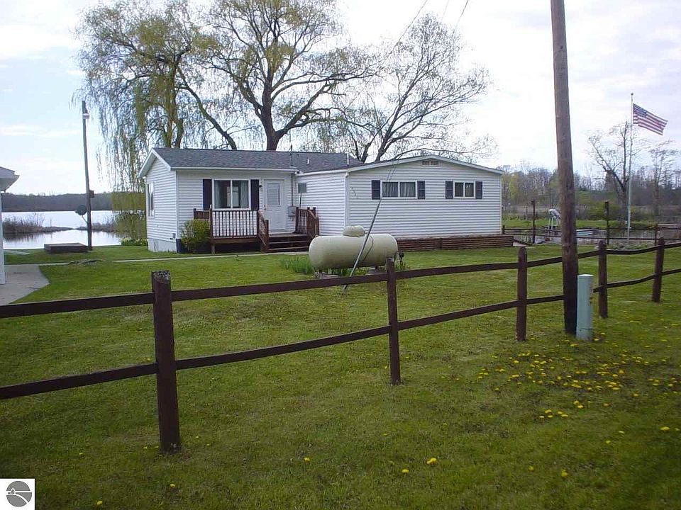 1st image of 4320 S Lake Dr