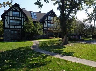 701 S Lake Shore Dr, Lake Geneva, WI 53147