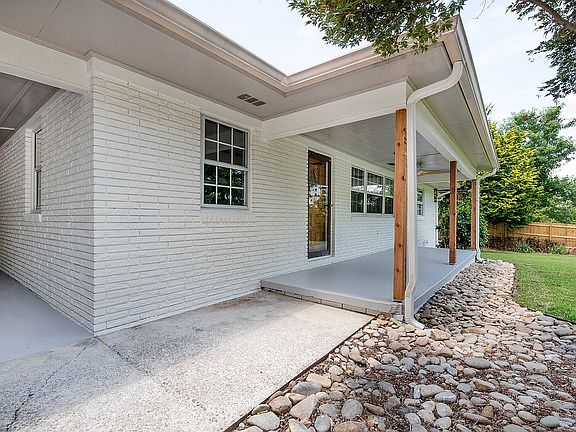 3rd image of 1059 Lakemont Dr