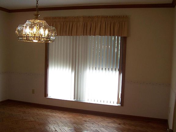 5th image of 561 Willow Walk Pl