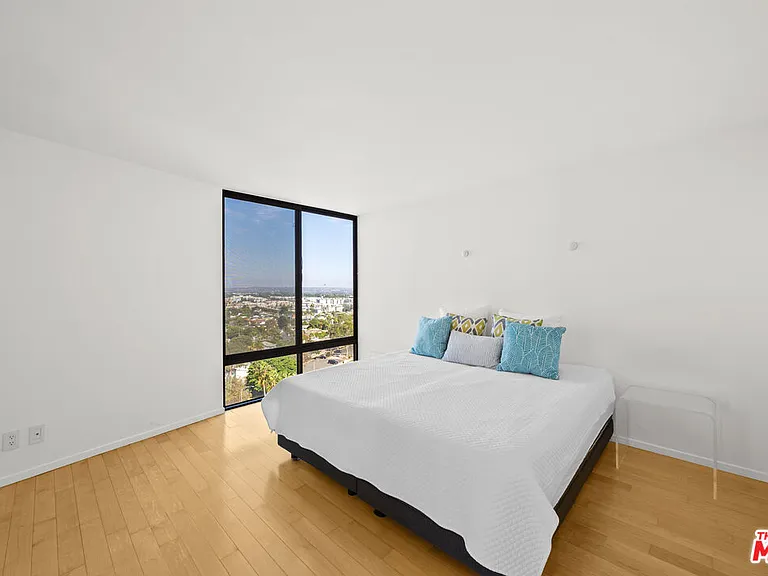 4316 Marina City Dr #1033 — Photo 21