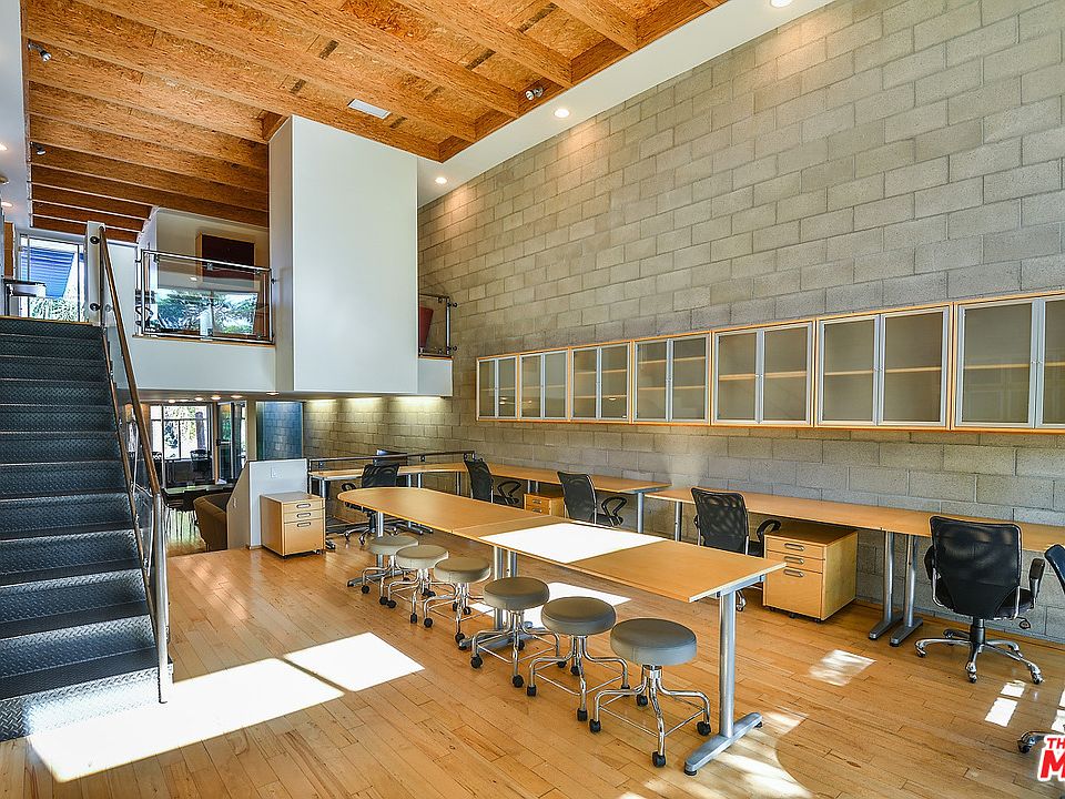 1st image of 6615 Melrose Ave Unit 2