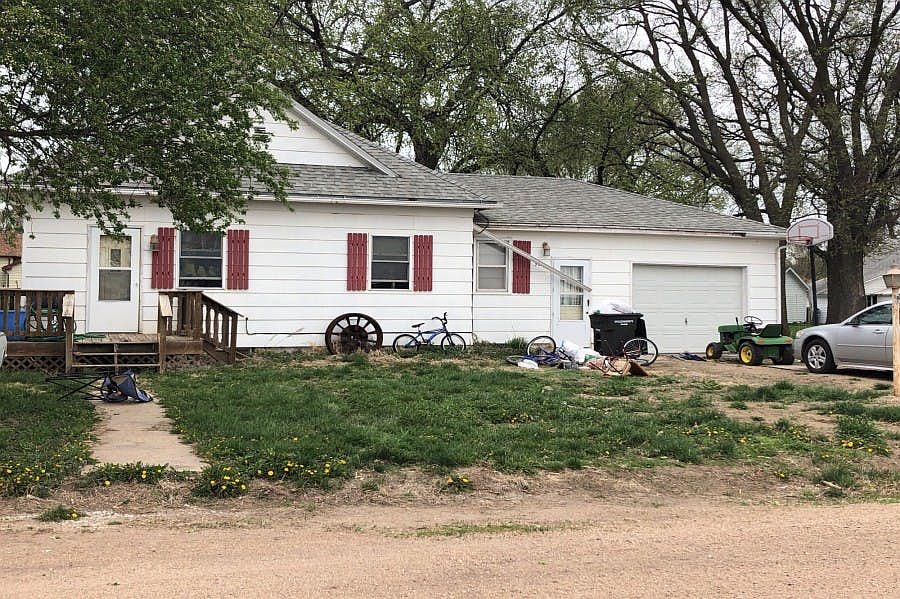 301 A St, Glenvil, NE 68941 Zillow