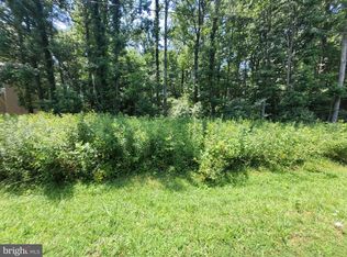 40 Grove Dr, Montross, VA 22520