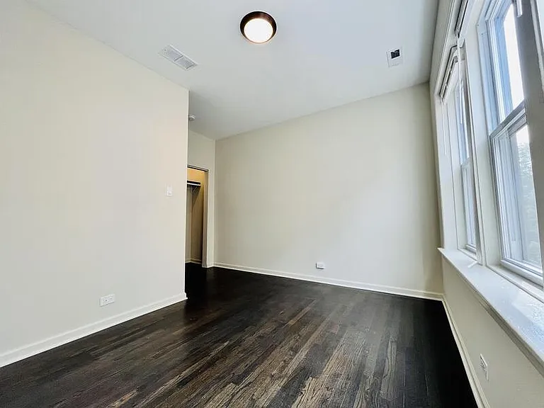 1371 S California Ave #2W — Photo 17