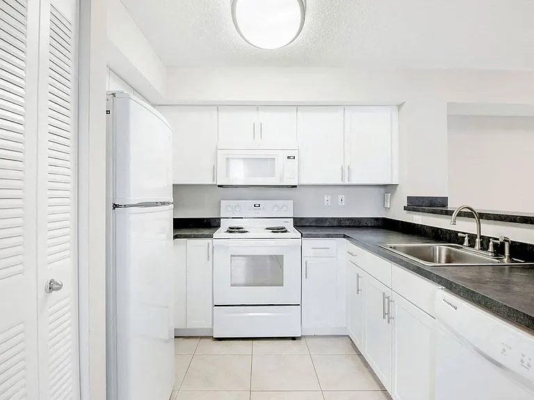 Cook with ease in fully equipped kitchens, designed to meet all your everyday needs.