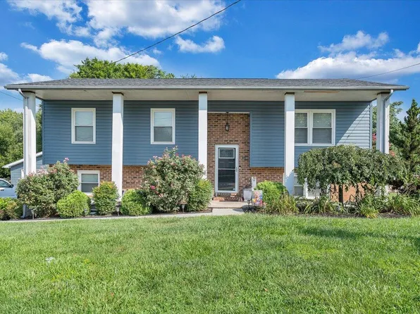 2747 Fletcher Cir, Salem, VA 24153