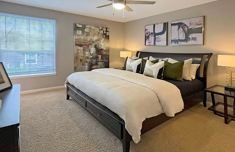 Breckenridge Apartments — Photo 25