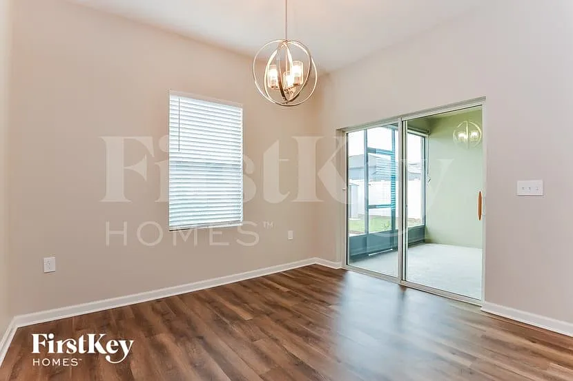 3 bed, 2.0 bath, 1779 sqft, $2,055 — Photo 3