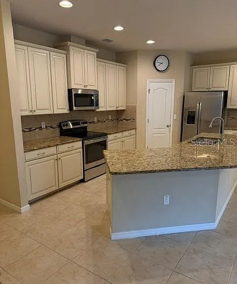 8627 Corinthian Way — Photo 10