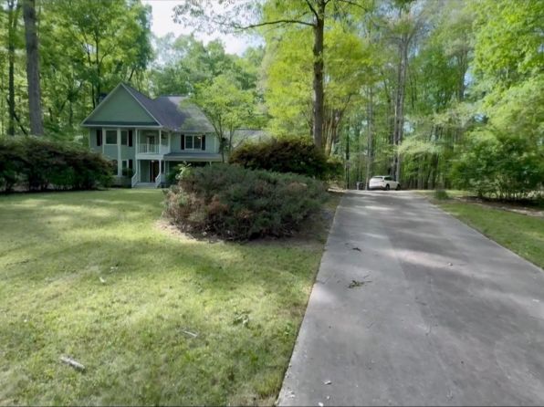 165 Silverthorn Dr