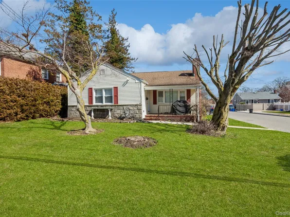 55 Nassau Avenue, Glen Cove, NY 11542