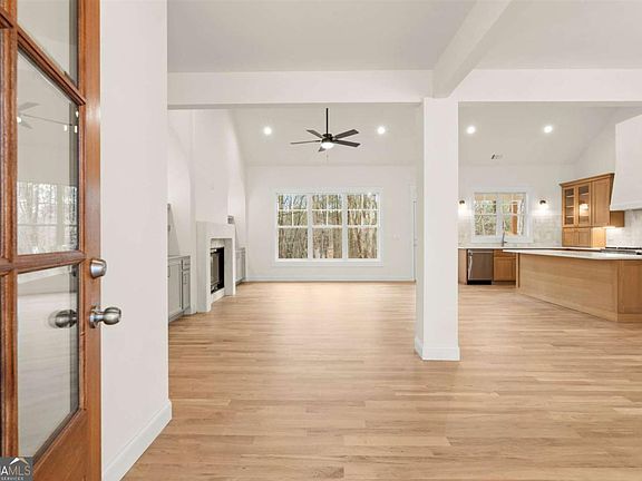 4th image of 2020 Darby Rd