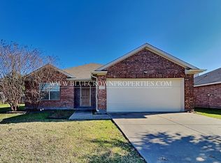 315 Long Prairie Dr, Forney, TX 75126