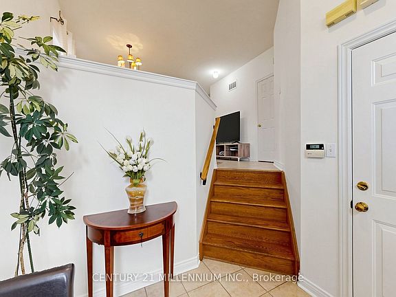5th image of 173 Fairhill Ave