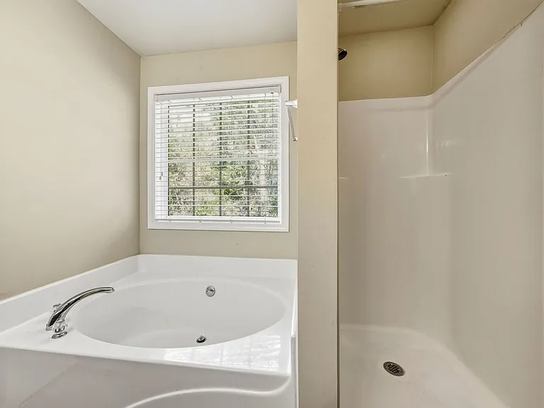 4750 Ferncrest Pl — Photo 29