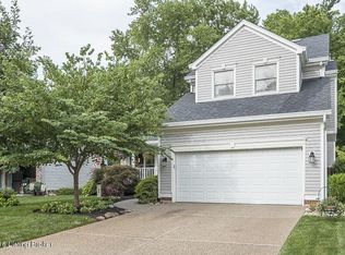 421 Wisteria Ave, Lyndon, KY 40222