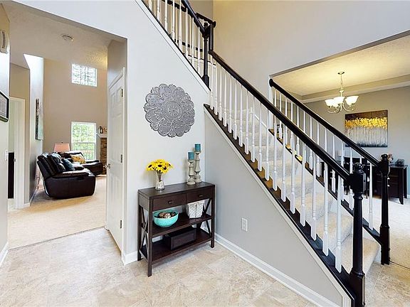 4th image of 10120 Kendall Ln