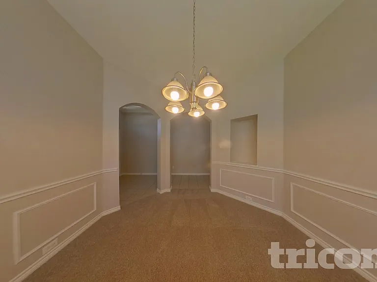 1217 Glencoe Dr — Photo 4