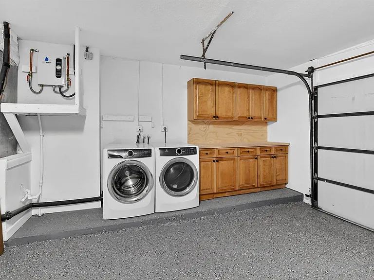 3068 NW 25th Way — Photo 32
